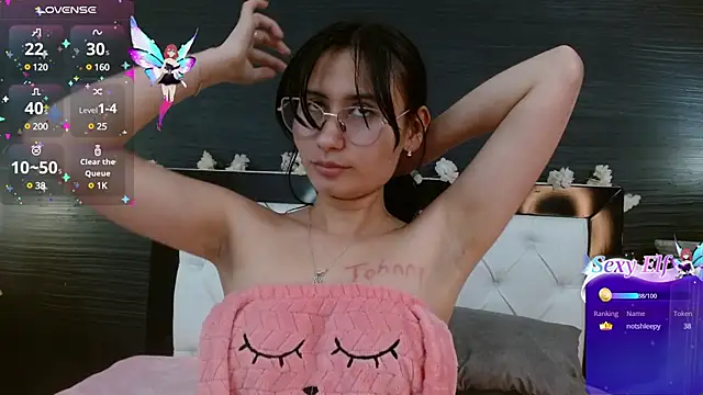 Snapshot of NayeCloud chatting on 02.19.25 NayeCloud online show from 02.19.25