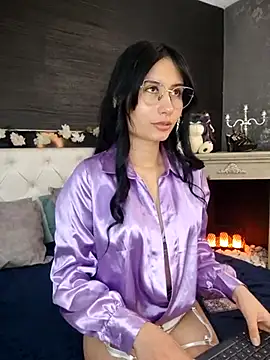 Snapshot of NayeCloud chatting on 02.21.25 NayeCloud online show from 02.21.25