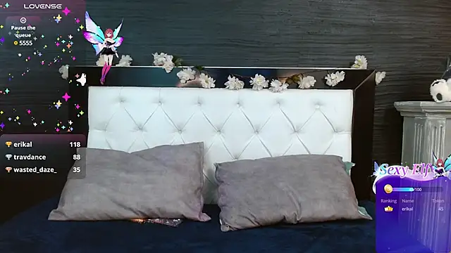 Snapshot of NayeCloud chatting on 02.26.25 NayeCloud online show from 02.26.25