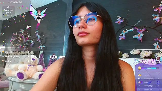 Snapshot of NayeCloud chatting on 03.01.25 NayeCloud online show from 03.01.25