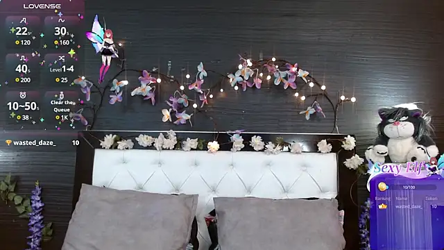 Snapshot of NayeCloud chatting on 03.08.25 NayeCloud online show from 03.08.25