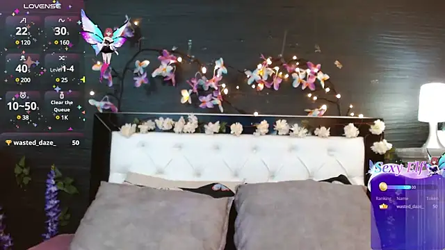 Snapshot of NayeCloud chatting on 03.12.25 NayeCloud online show from 03.12.25