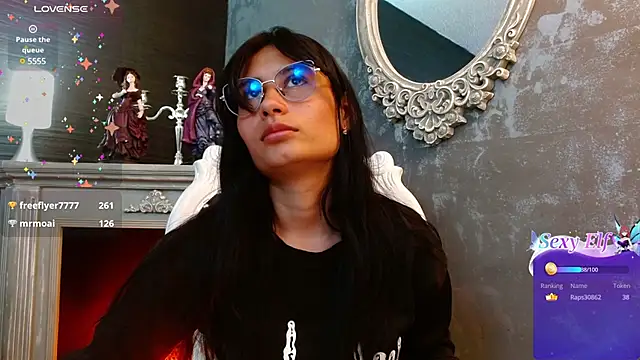 Snapshot of NayeCloud chatting on 03.13.25 NayeCloud online show from 03.13.25