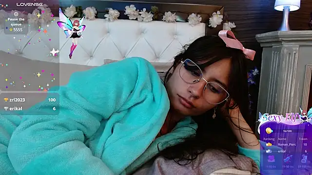 Snapshot of NayeCloud chatting on 03.20.25 NayeCloud online show from 03.20.25