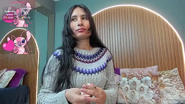 Snapshot of NayeCloud chatting on 09.11.25 NayeCloud online show from 09.11.25