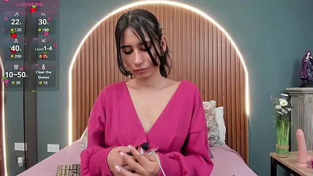 Snapshot of NayeCloud chatting on 11.06.25 NayeCloud online show from 11.06.25