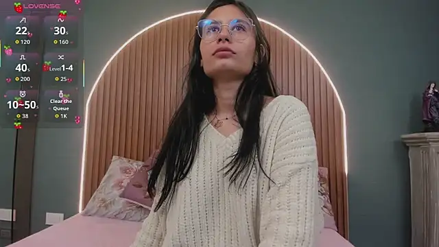 Snapshot of NayeCloud chatting on 11.15.25 NayeCloud online show from 11.15.25