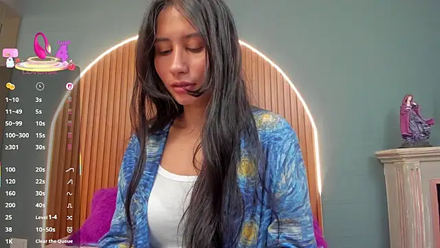 Snapshot of NayeCloud chatting on 01.09.26 NayeCloud online show from 01.09.26