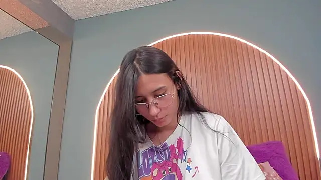 Snapshot of NayeCloud chatting on 02.03.26 NayeCloud online show from 02.03.26