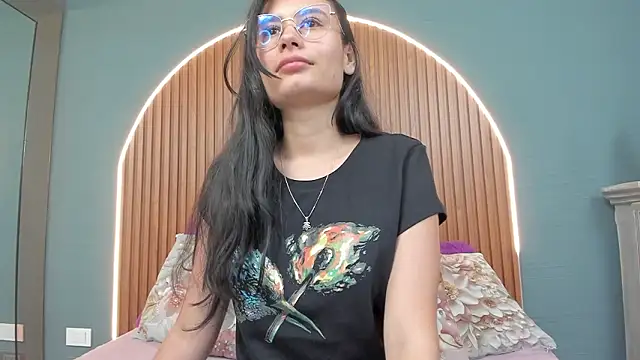 Snapshot of NayeCloud chatting on 02.07.26 NayeCloud online show from 02.07.26