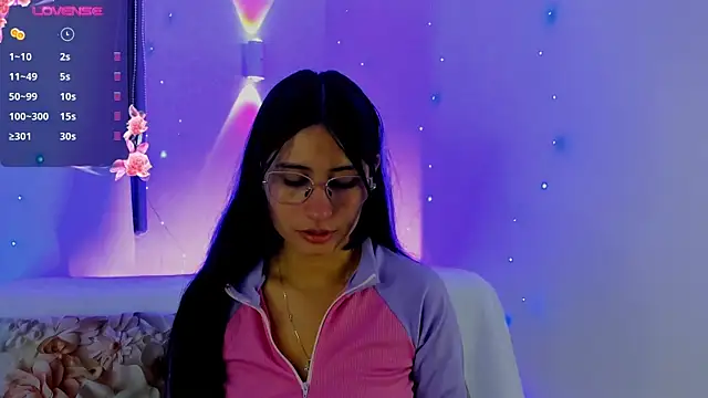 Snapshot of NayeCloud chatting on 02.26.26 NayeCloud online show from 02.26.26