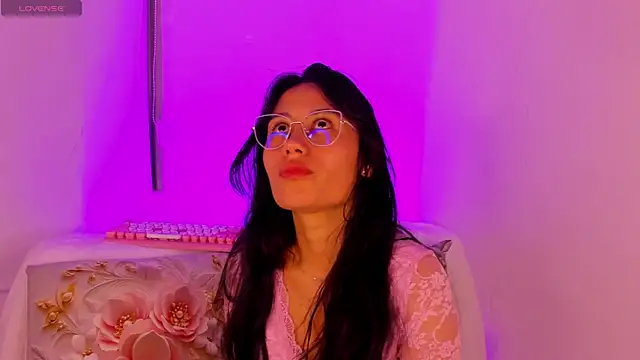 Snapshot of NayeCloud chatting on 02.27.26 NayeCloud online show from 02.27.26