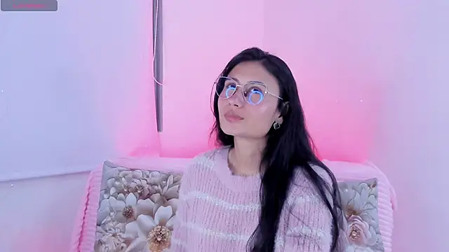 Snapshot of NayeCloud chatting on 03.03.26 NayeCloud online show from 03.03.26