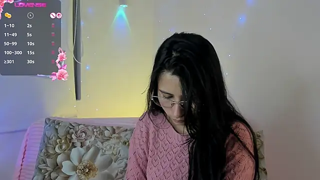 Snapshot of NayeCloud chatting on 03.04.26 NayeCloud online show from 03.04.26