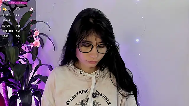 NayeCloud online show from 04.24.26