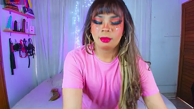 Snapshot of CuteRomi chatting on 02.05.25 CuteRomi online show from 02.05.25