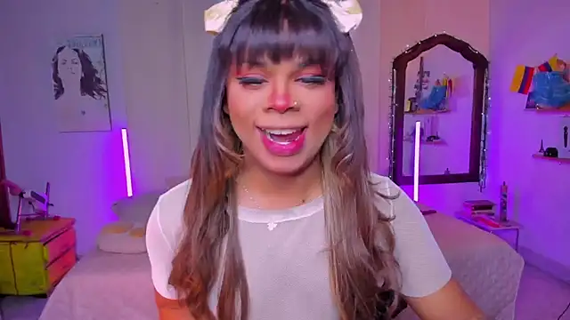 Snapshot of CuteRomi chatting on 10.24.25 CuteRomi online show from 10.24.25