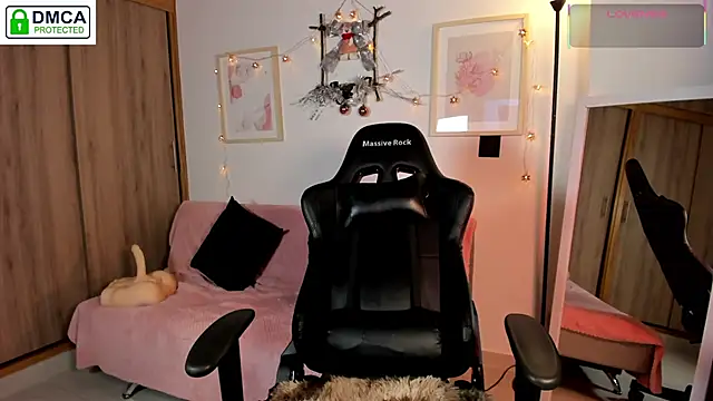 Snapshot of aleja_montiel__ chatting on 12.15.25 aleja montiel online show from 12.15.25