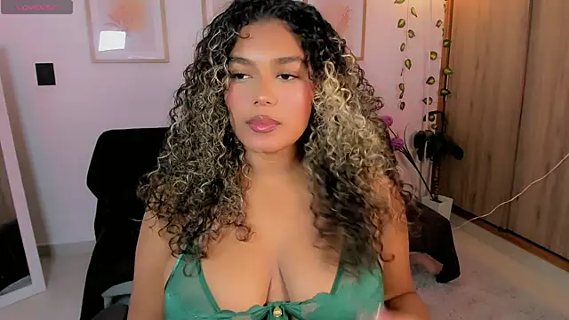 aleja montiel   online show from 05.07.26