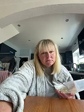 chloefeel online show from 06.15.26