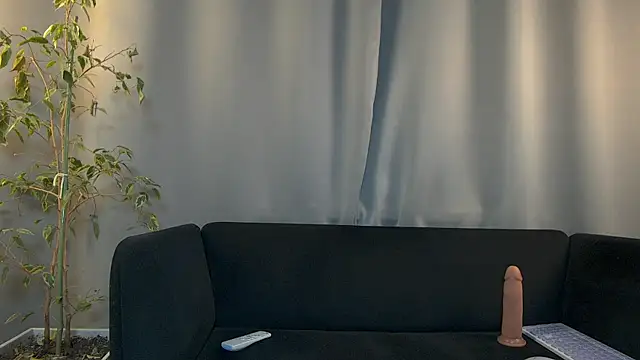 weshycouple online show from 03.18.25