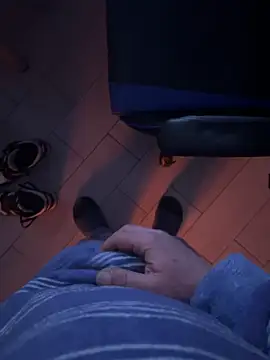 Snapshot of Lucom23 chatting on 02.04.25 Lucom23 online show from 02.04.25