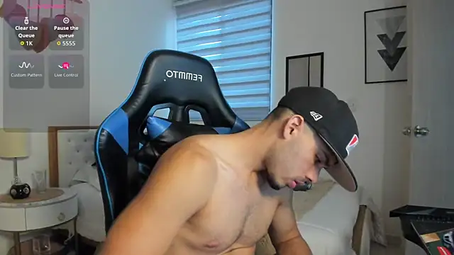 mateoleonee online show from 10.03.25