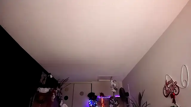 Snapshot of leatherz69 chatting on 12.29.24 leatherz69 online show from 12.29.24