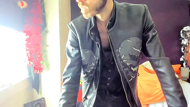 Snapshot of leatherz69 chatting on 03.03.25 leatherz69 online show from 03.03.25