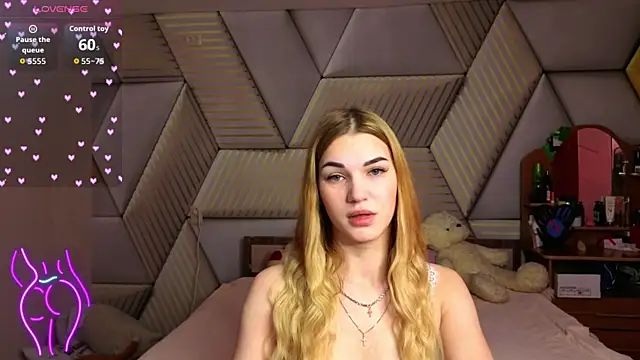 Snapshot of Hellen_Moore chatting on 02.17.26 Hellen Moore online show from 02.17.26