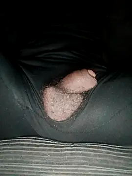 Snapshot of negosaliente chatting on 12.22.25 negosaliente online show from 12.22.25