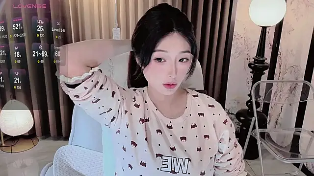 Snapshot of Yaikun0-0 chatting on 11.14.25 Yaikun0-0 online show from 11.14.25