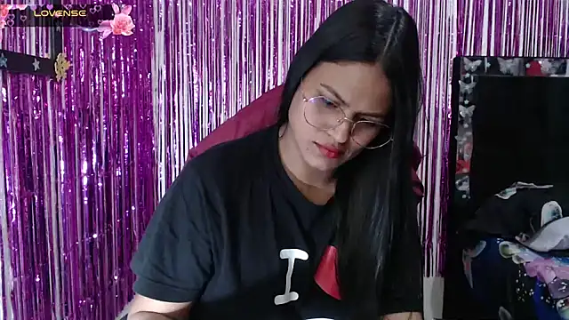 SweetAlmaa online show from 01.08.26