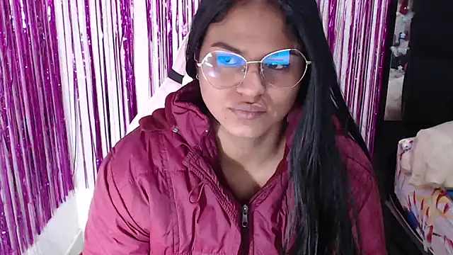 SweetAlmaa online show from 05.07.26