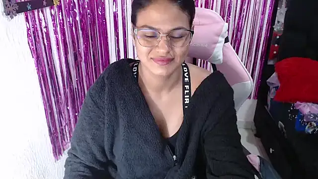 SweetAlmaa online show from 06.11.26