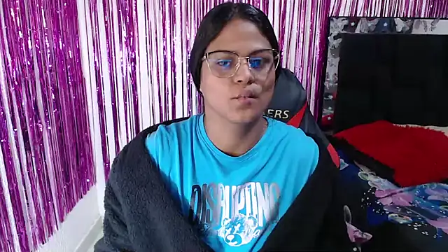 Snapshot of SweetAlmaa chatting on 06.22.26 SweetAlmaa online show from 06.22.26