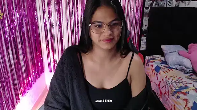 Snapshot of SweetAlmaa chatting on 06.26.26 SweetAlmaa online show from 06.26.26