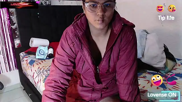 Snapshot of SweetAlmaa chatting on 07.14.26 SweetAlmaa online show from 07.14.26
