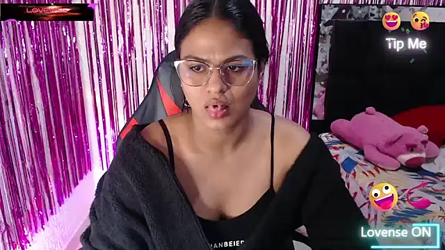 Snapshot of SweetAlmaa chatting on 07.21.26 SweetAlmaa online show from 07.21.26