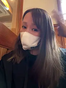 Snapshot of annna_annna_2024 chatting on 10.20.25 annna annna 2024 online show from 10.20.25