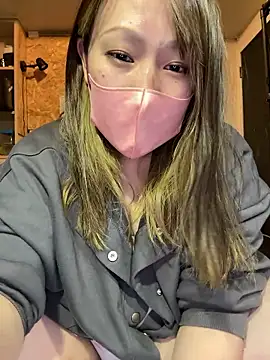 Snapshot of annna_annna_2024 chatting on 12.15.25 annna annna 2024 online show from 12.15.25