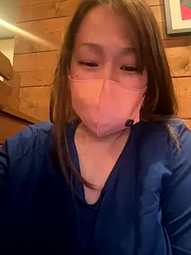 Snapshot of annna_annna_2024 chatting on 12.16.25 annna annna 2024 online show from 12.16.25