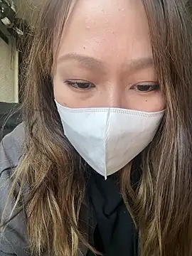 Snapshot of annna_annna_2024 chatting on 12.17.25 annna annna 2024 online show from 12.17.25