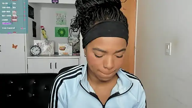 Snapshot of Marce_22 chatting on 12.11.24 Marce 22 online show from 12.11.24