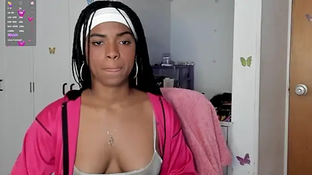 Snapshot of Marce_22 chatting on 02.07.25 Marce 22 online show from 02.07.25