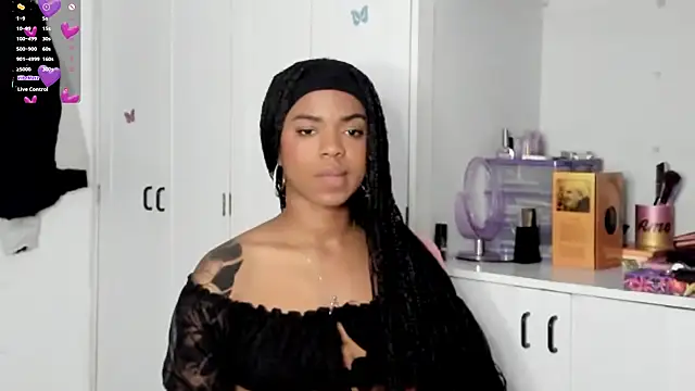 Snapshot of Marce_22 chatting on 02.09.25 Marce 22 online show from 02.09.25