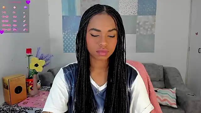 Snapshot of Marce_22 chatting on 03.10.25 Marce 22 online show from 03.10.25