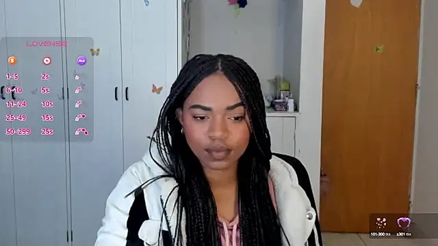 Snapshot of Marce_22 chatting on 09.24.25 Marce 22 online show from 09.24.25