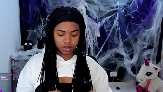 Snapshot of Marce_22 chatting on 10.16.25 Marce 22 online show from 10.16.25