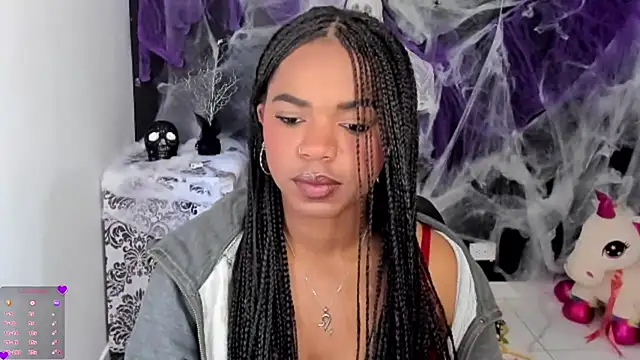 Snapshot of Marce_22 chatting on 10.22.25 Marce 22 online show from 10.22.25